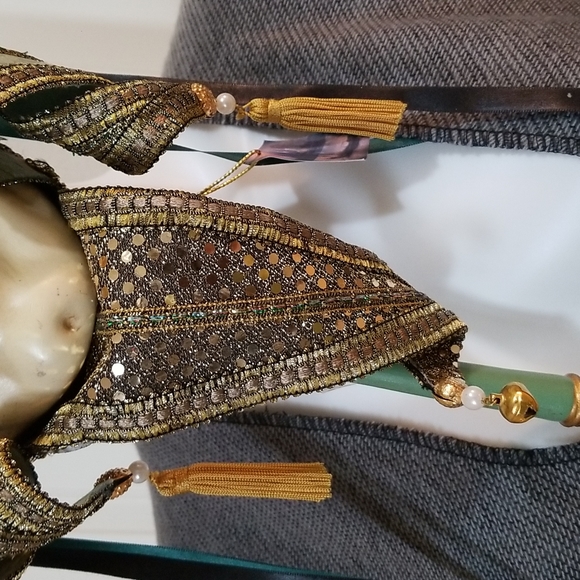 This MASK is striking, Great for Mardi Gras (has a little weight to it) - Picture 4 of 9